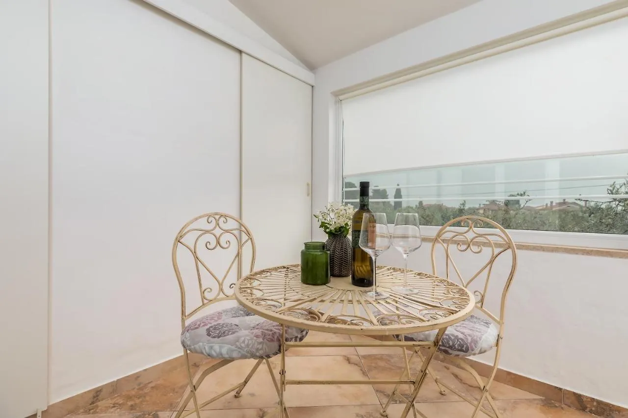 וודניאן Apartment Dignano 0*,